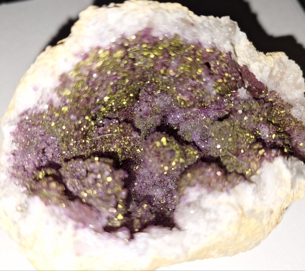 Dyed geode